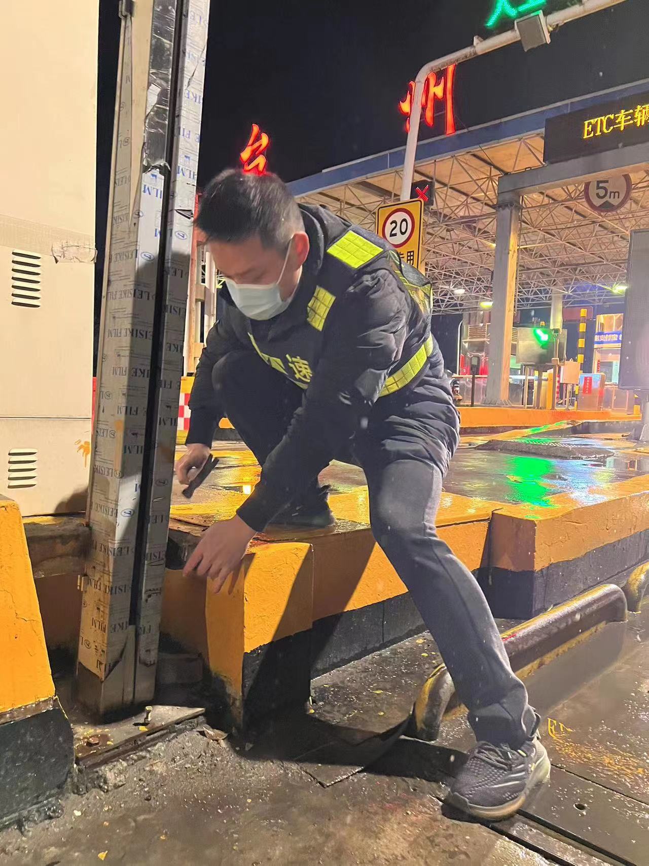 1675898634855881.jpg 照片4周峰拍攝.jpg