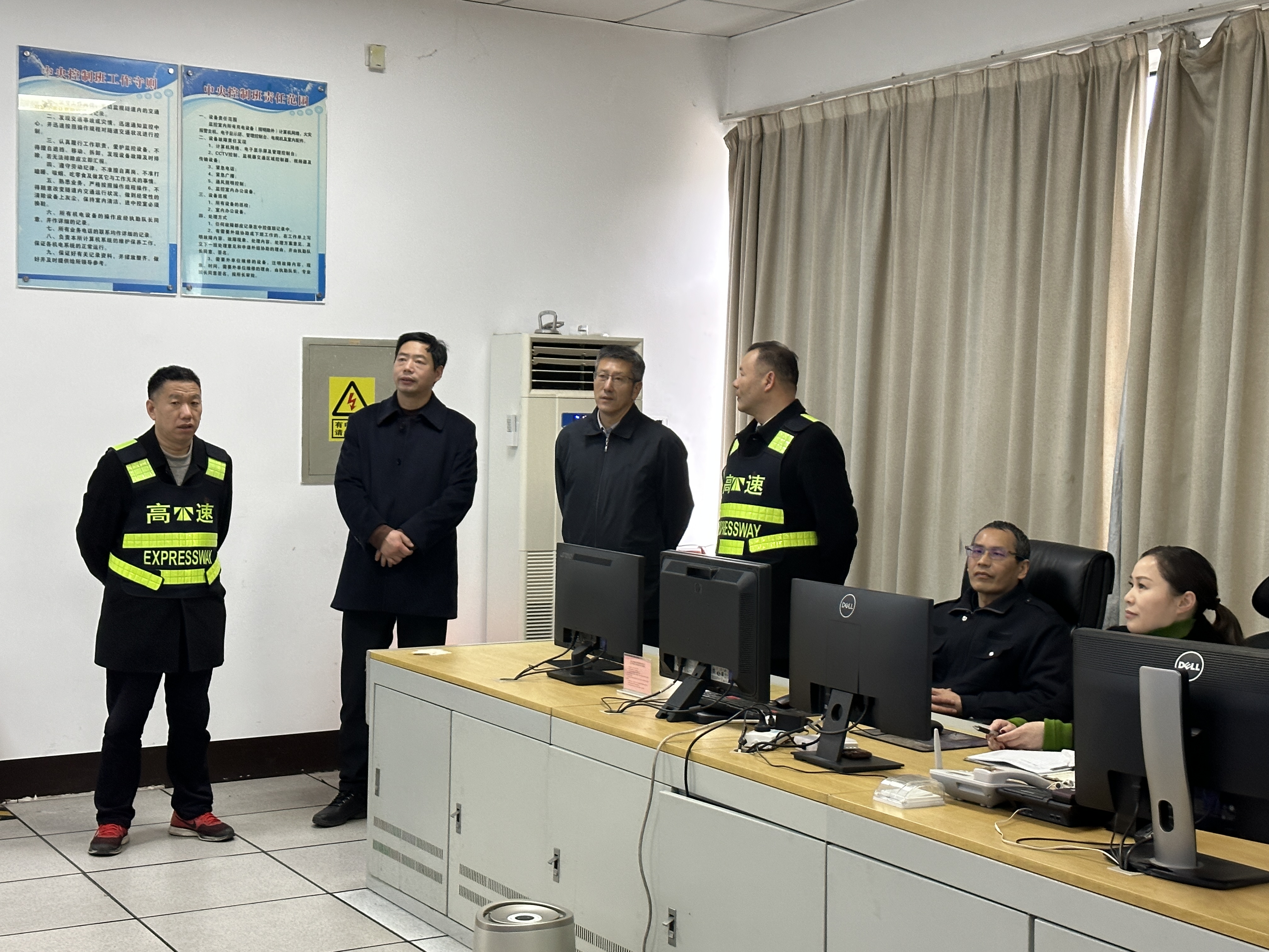 1707190755600893.jpg 集團領(lǐng)導視察黃土嶺林玲攝2.jpg